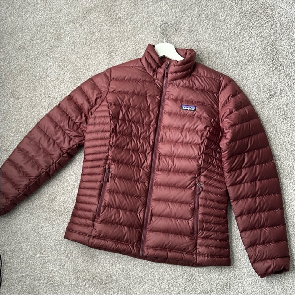 Patagonia Women's Down Jacket sz M Dk Cherry